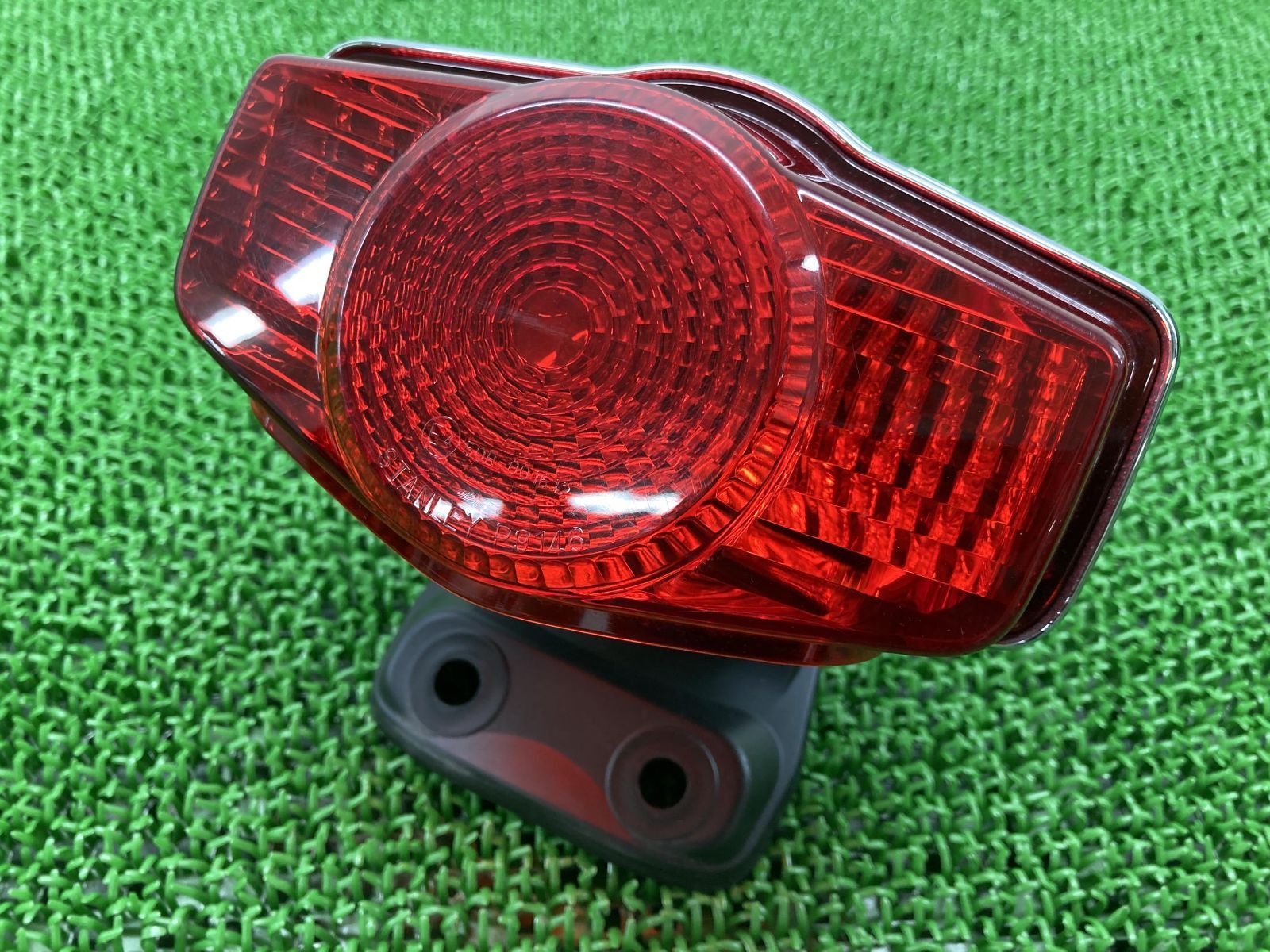 CB1100 テールランプ P9146 ホンダ 純正 中古 バイク 部品 SC65 修復