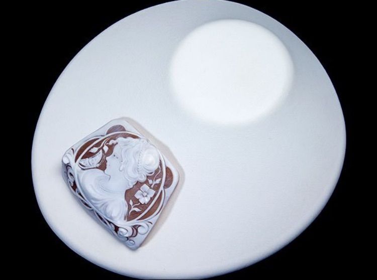 ジュエリー極】GENNYサイン刻印有 微笑ましい女性 シェルカメオ