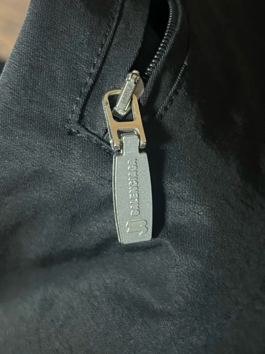 b トラックパンツ