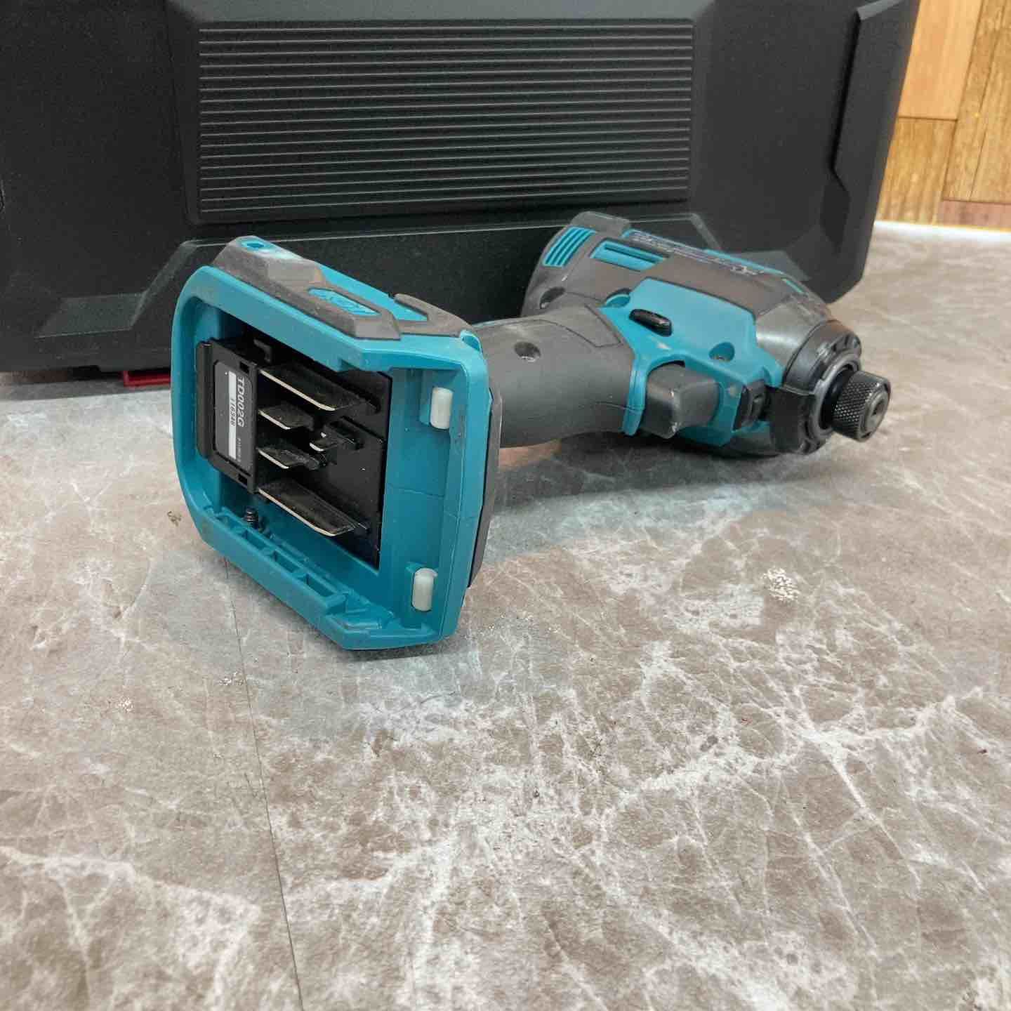 コードレスインパクトドライバー