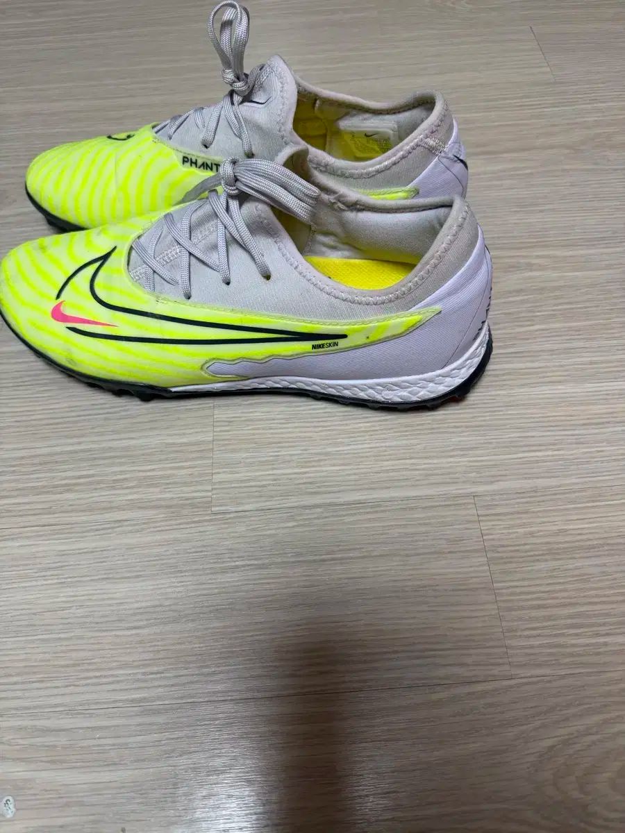 人気アイテム安い通販。 ナイキ ファントムGX プロ TF 260 最高品質