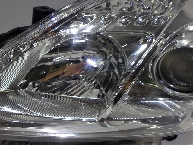 30プリウスヘッドライト koito 47-29 HCHR 730 ZVW30
