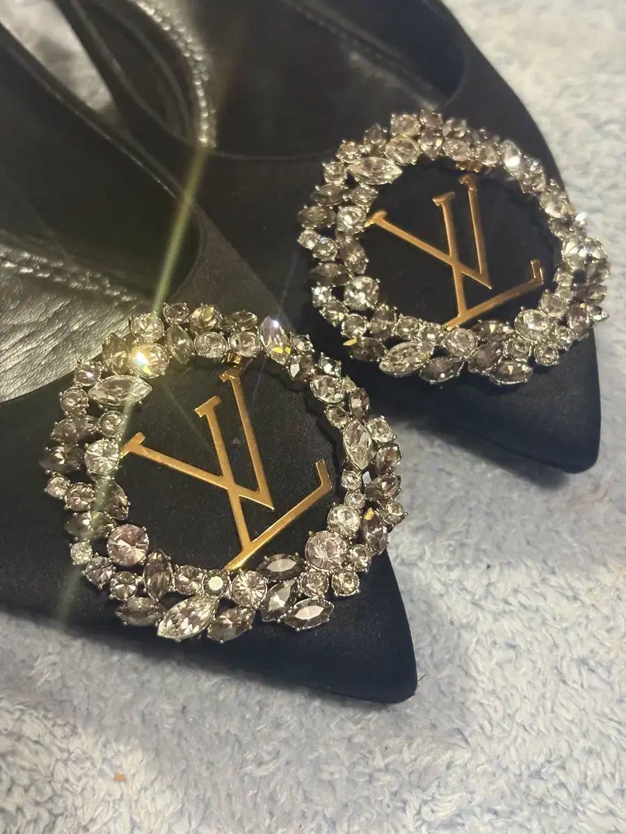 Louis Vuitton ルイヴィトン パンプス 黒 キュービック 装飾