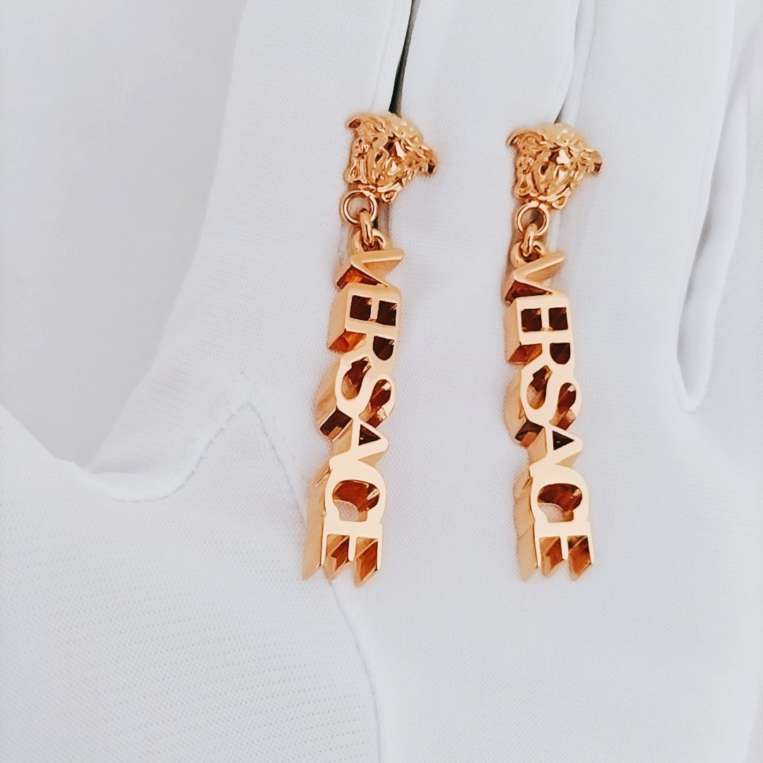 【新品未使用】VERSACE ラ メドゥーサ ロゴ ドロップ ピアス 新品未使用】VERSACE ラ メドゥーサ ロゴ ドロップ ピアス 【公式通販】
