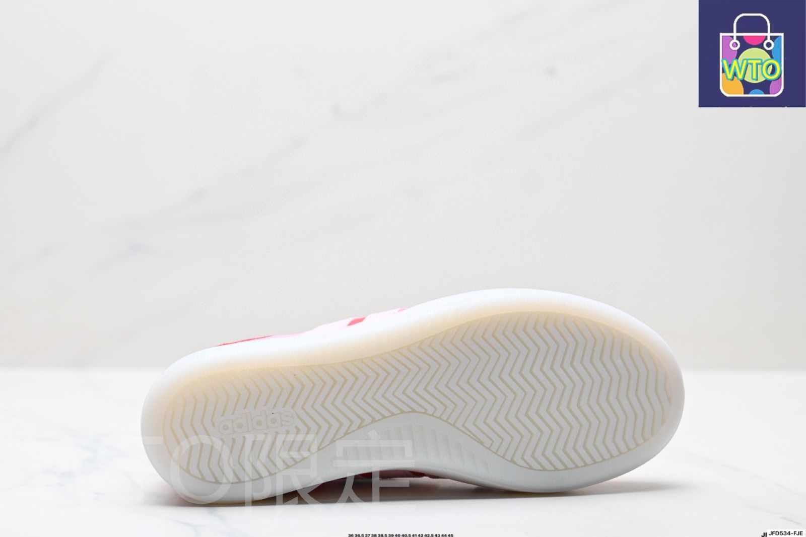 トゥ スケートシューズ