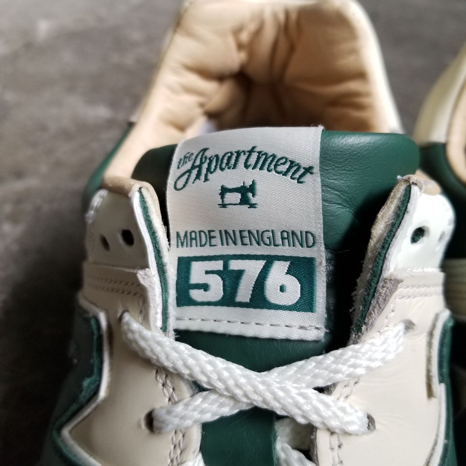 NEW BALANCE × the Apartment OU576AME OFF WHITE 26