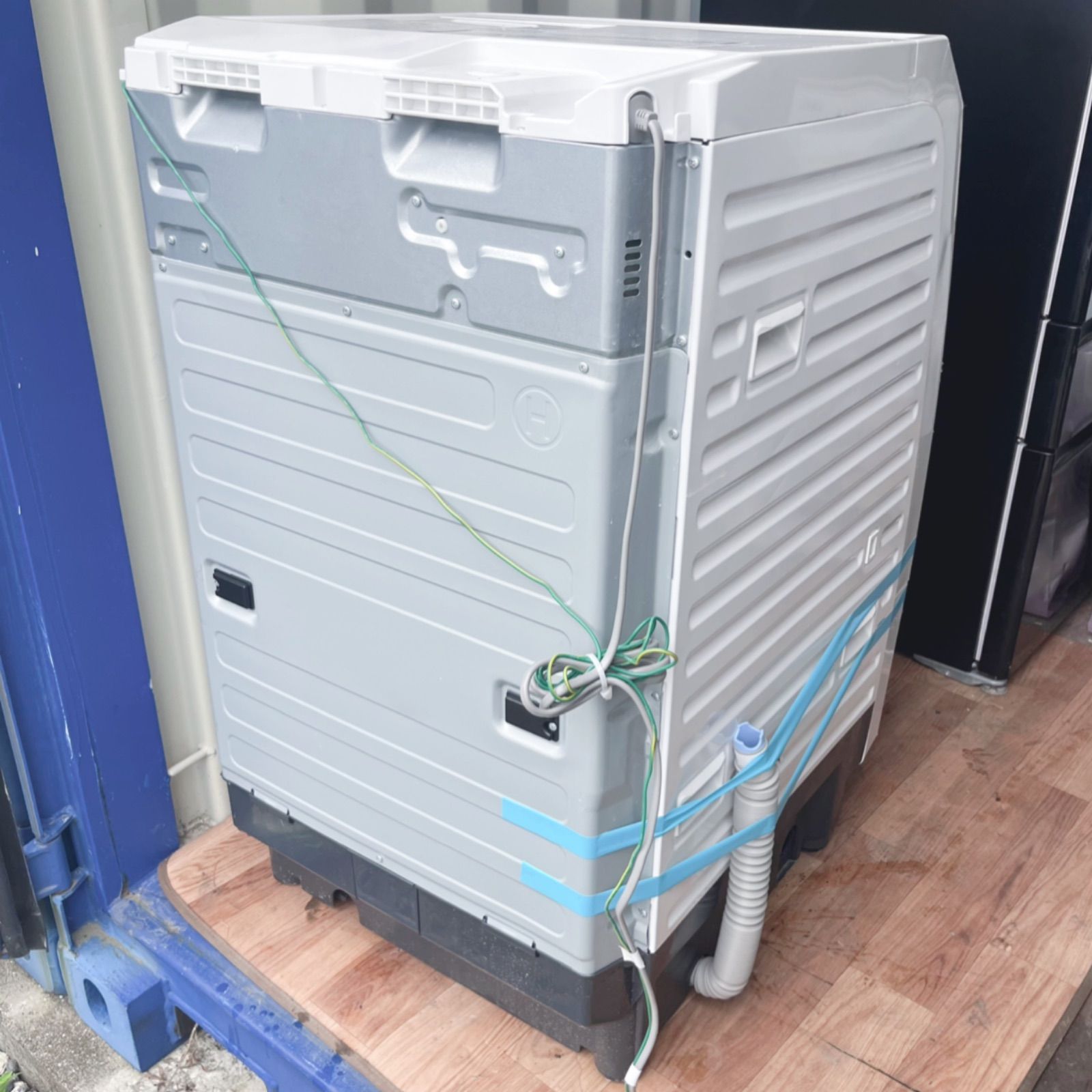 クリスタルホワイトドラム式洗濯機