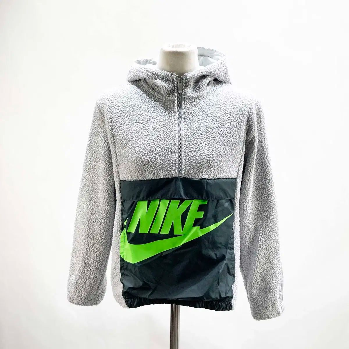 Nike(ナイキ） 2022 ジュニアプリーツパーカー 70 ジンの感覚