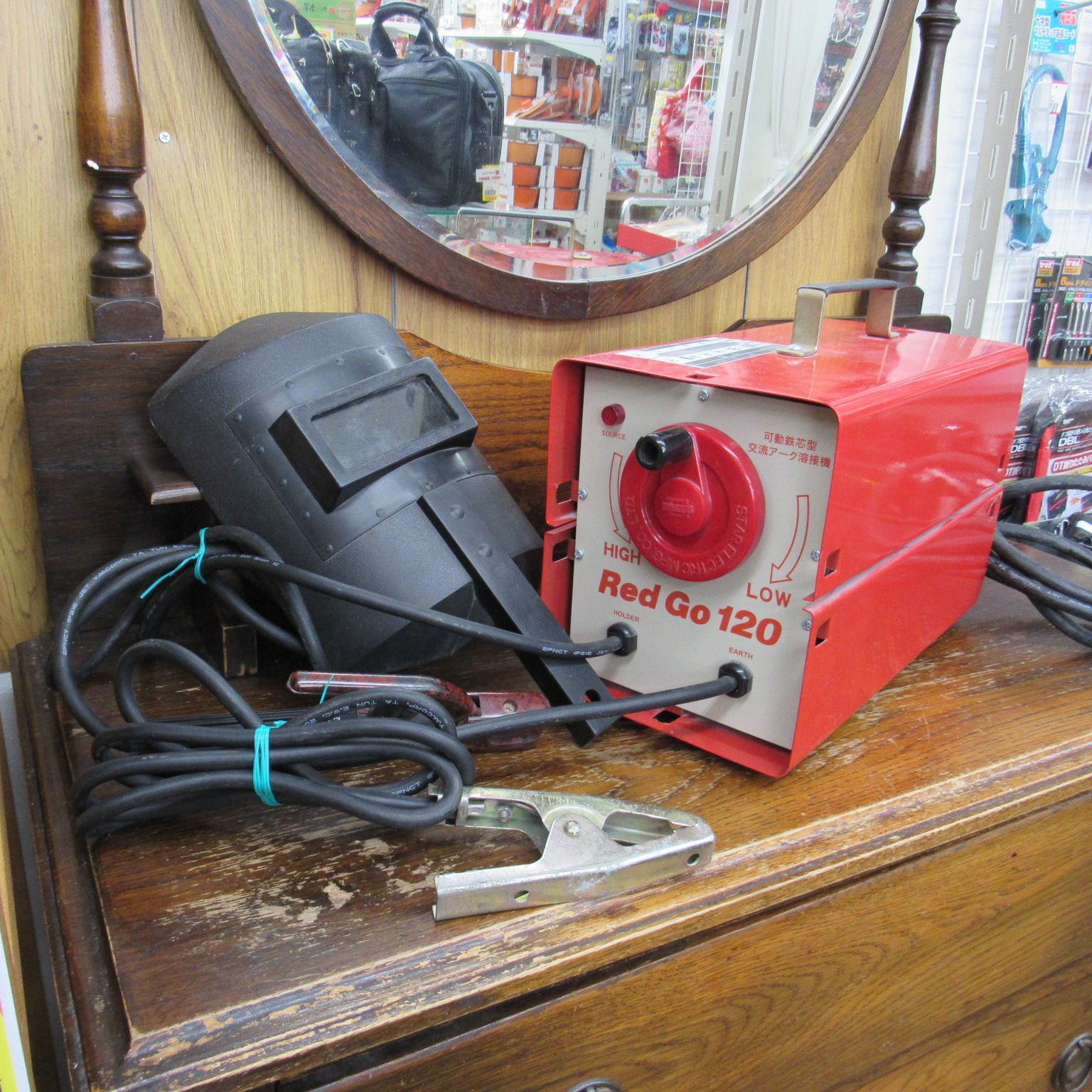 スズキッド可動鉄芯型小型交流アーク溶接機