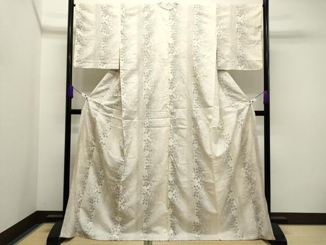 平和屋着物○本場大島紬 白大島 9マルキ 絞り 草花文 正絹 逸品