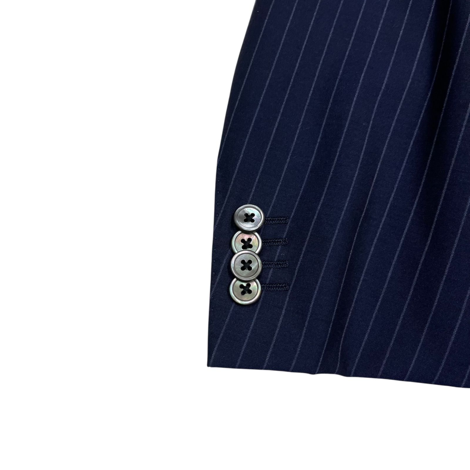 コルネリアーニ Corneliani 二つボタンスーツ 開き見せ 背抜き
