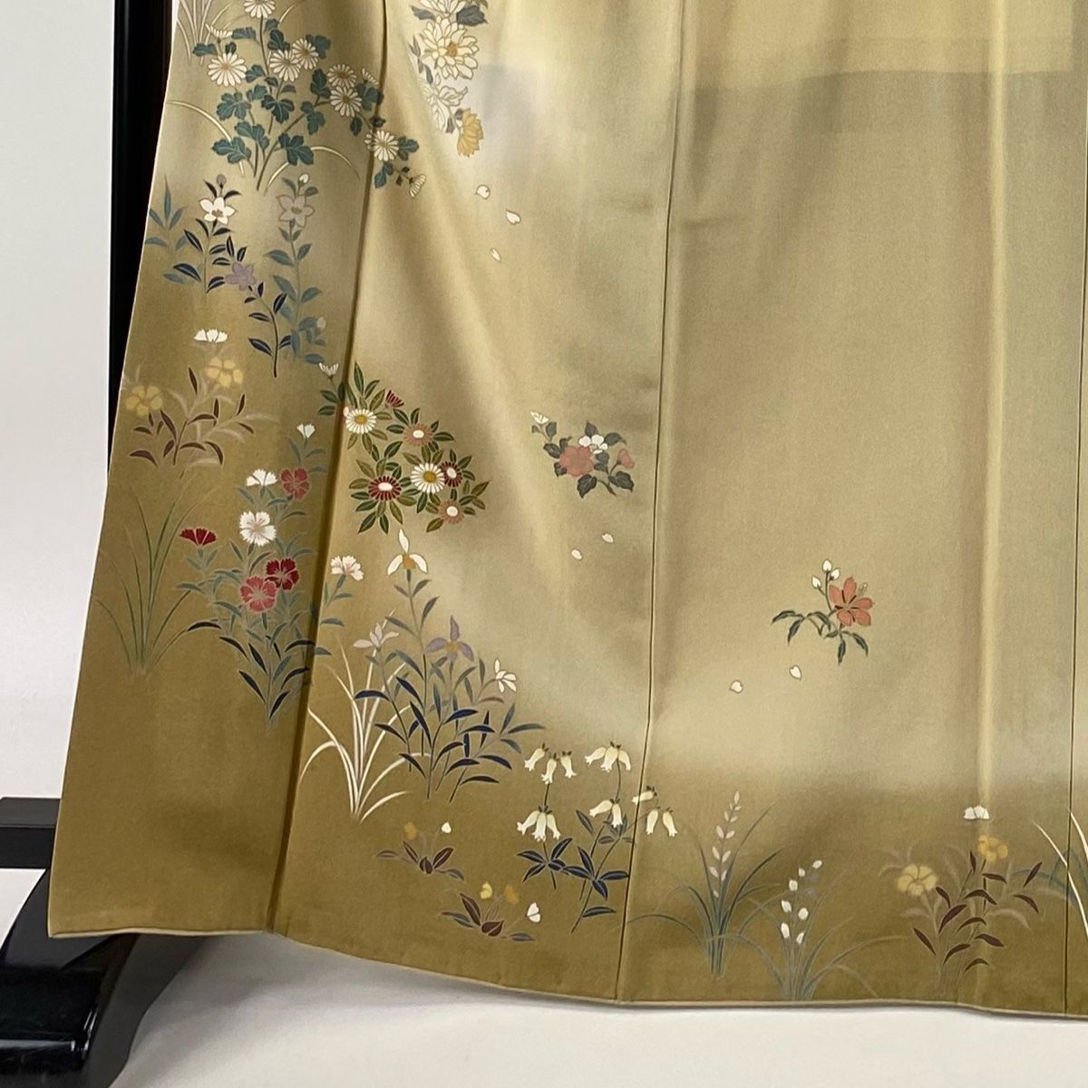 訪問着 身丈166.5cm 裄丈66cm M 袷 落款 草花 花びら 染め分け ぼかし ベージュ 正絹 秀品