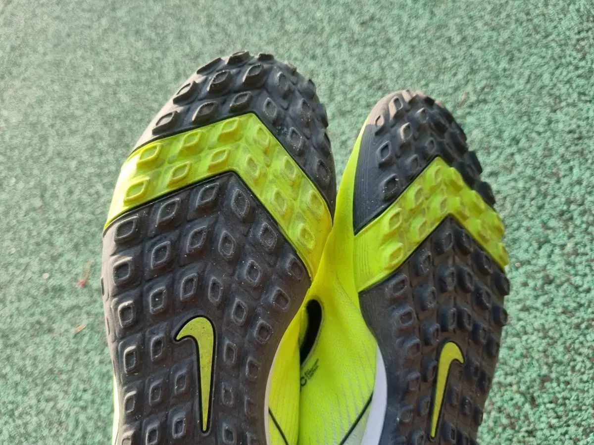 NIKE/ナイキ】フットサルシューズ 蛍光イエロー 26cm（楽天市場