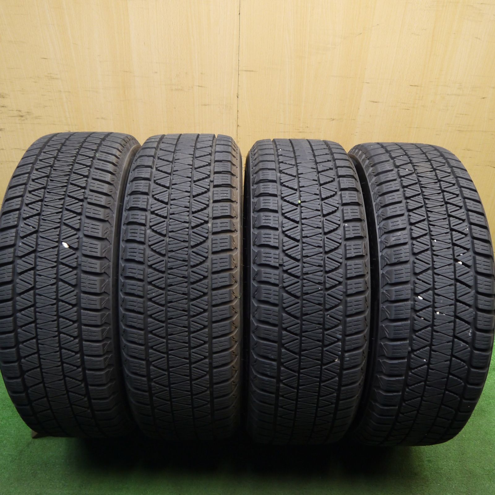 バリ溝！23年！キレイ！9.5分☆スタッドレス 225/55R18