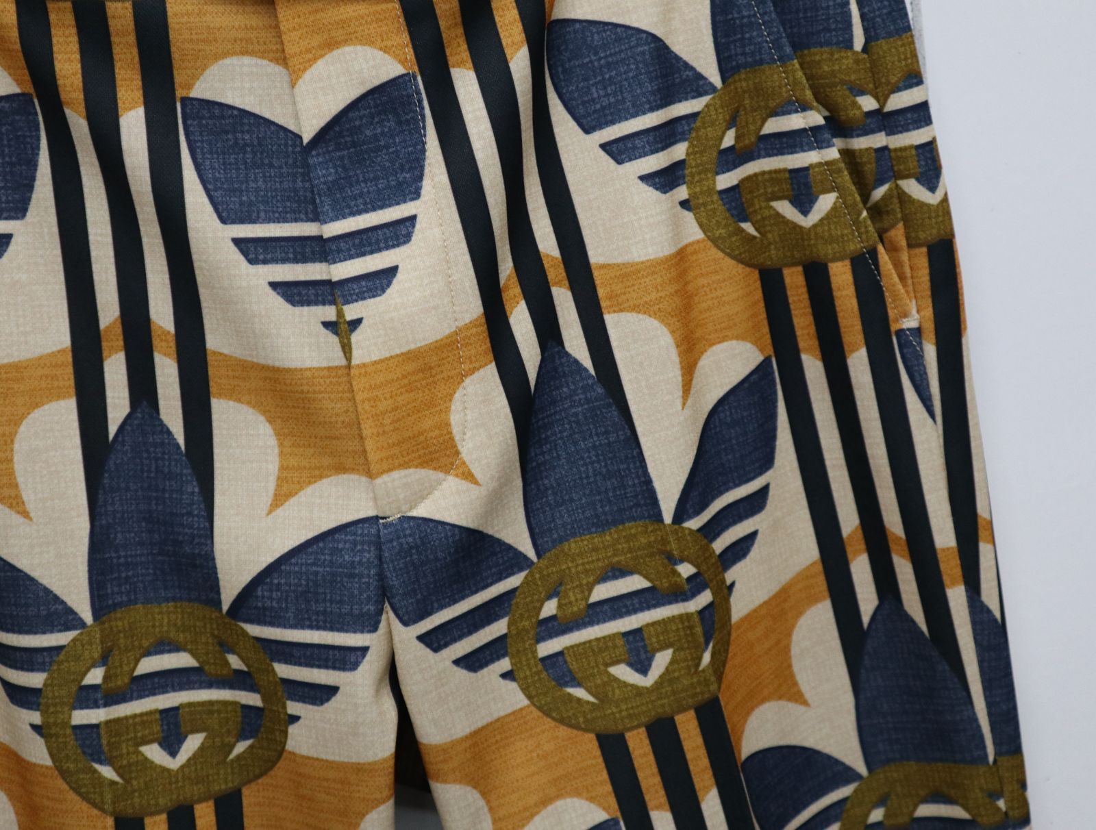 GUCCI グッチ アディダス adidas 691433 ZAJOP ベルト付き ロゴ総柄