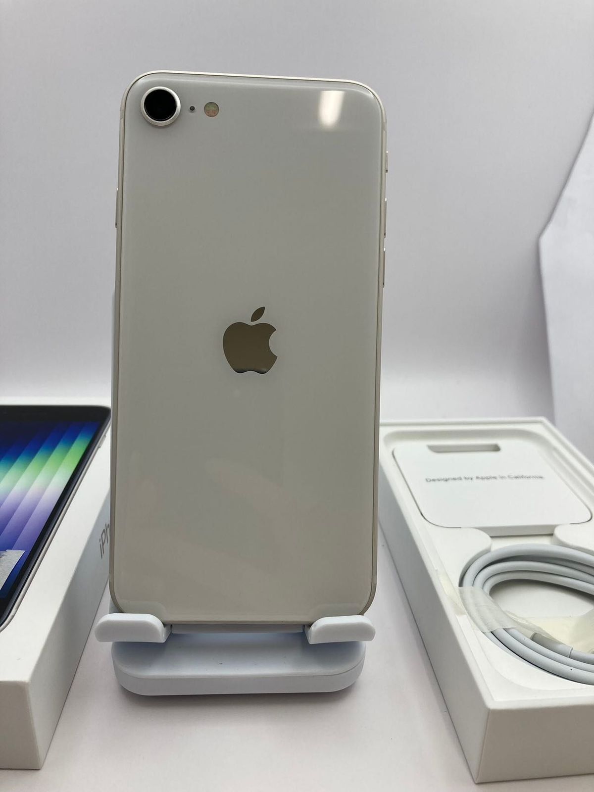 傷なし美品】iPhoneSE第2世代ホワイト 細う 付属品完備 充電ケーブル