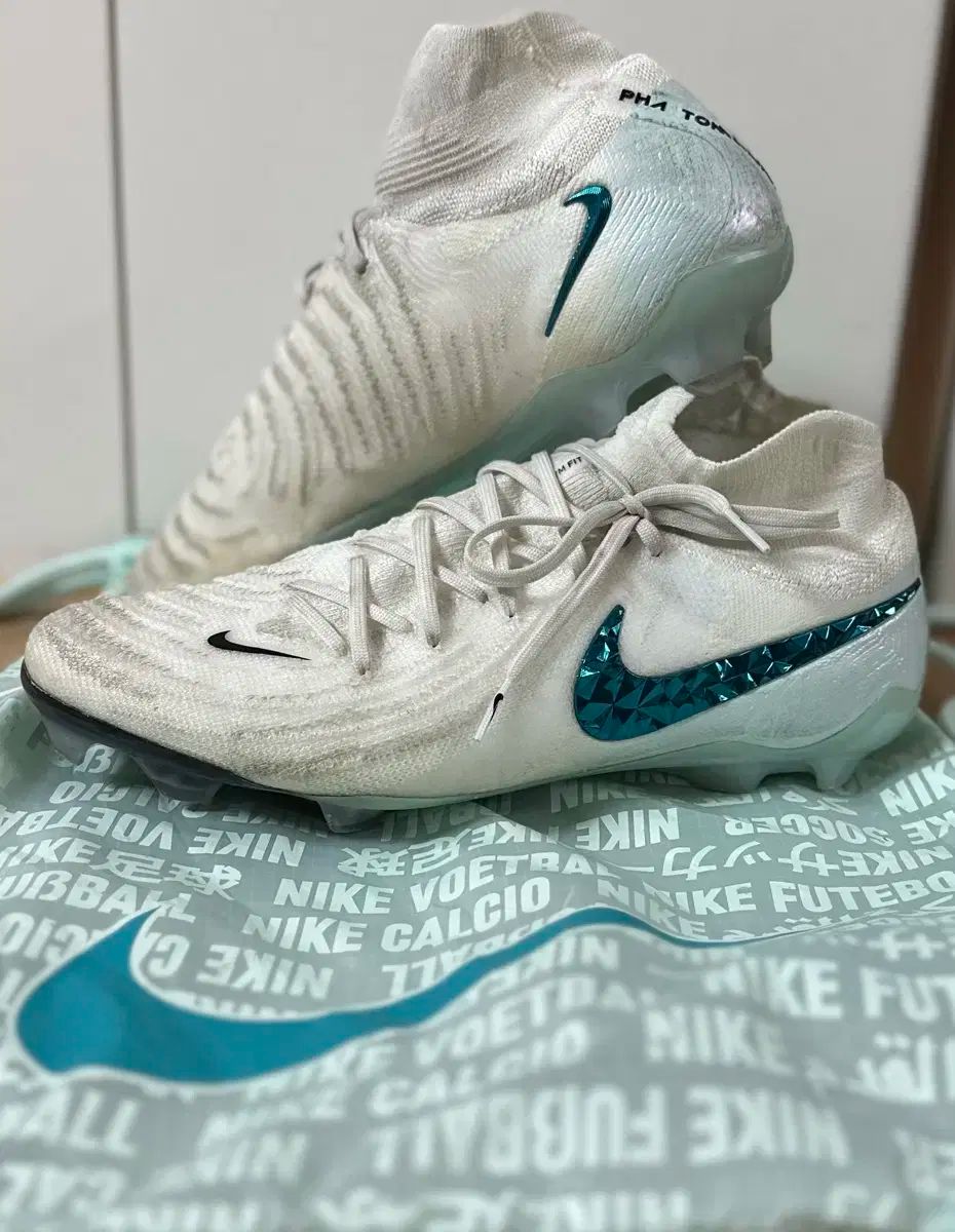 ナイキ FANTOM GX2 エリート LV8