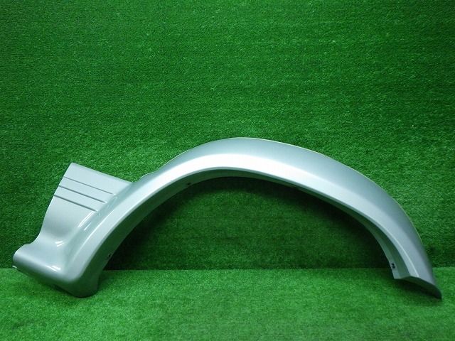 ミツビシ V43 パジェロ 左側 リア オーバーフェンダー MB679793 240430017