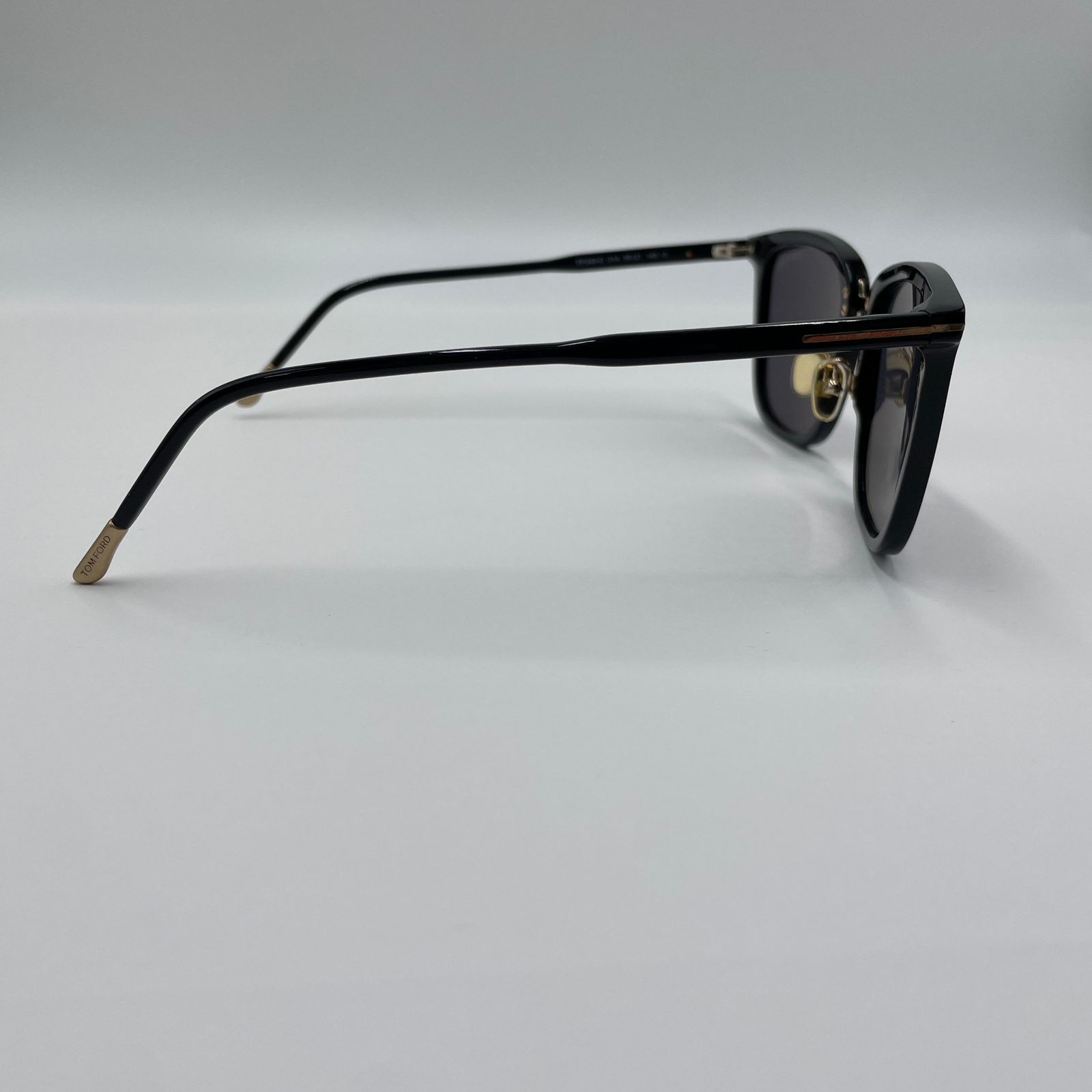 美品 未使用 TOM FORDトムフォード サングラス TF949-D/01A 【C5049-60 