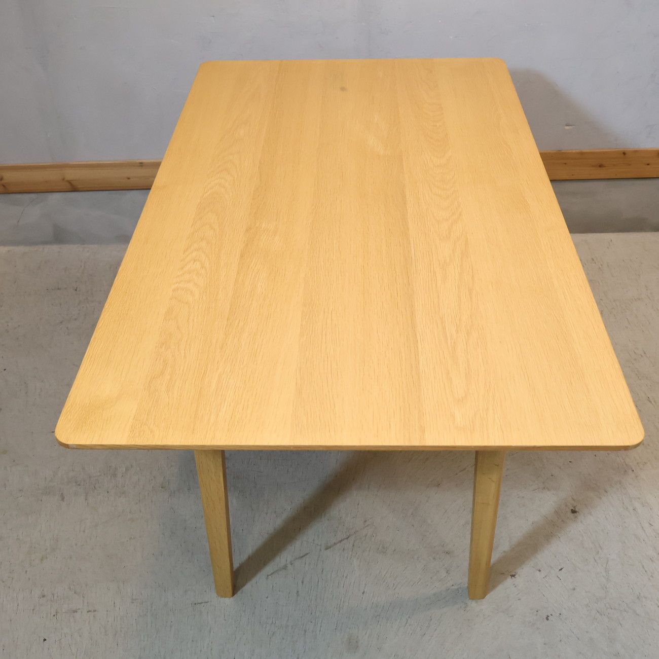 unico ウニコ LOM ロム オーク材 ダイニングテーブル Ｗ1400 ナチュラル シンプル 北欧スタイル カフェ風 棚板付 食卓 コンパクト MARWIL-DEMENAGEMENTS_CH