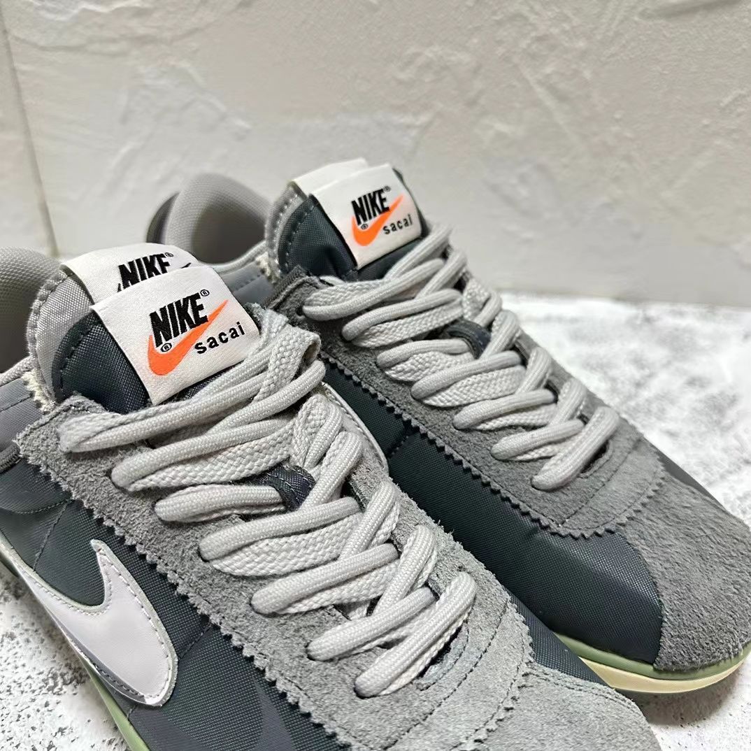 新品未使用 sacai × Nike Zoom Cortez Iron Grey 男女兼用