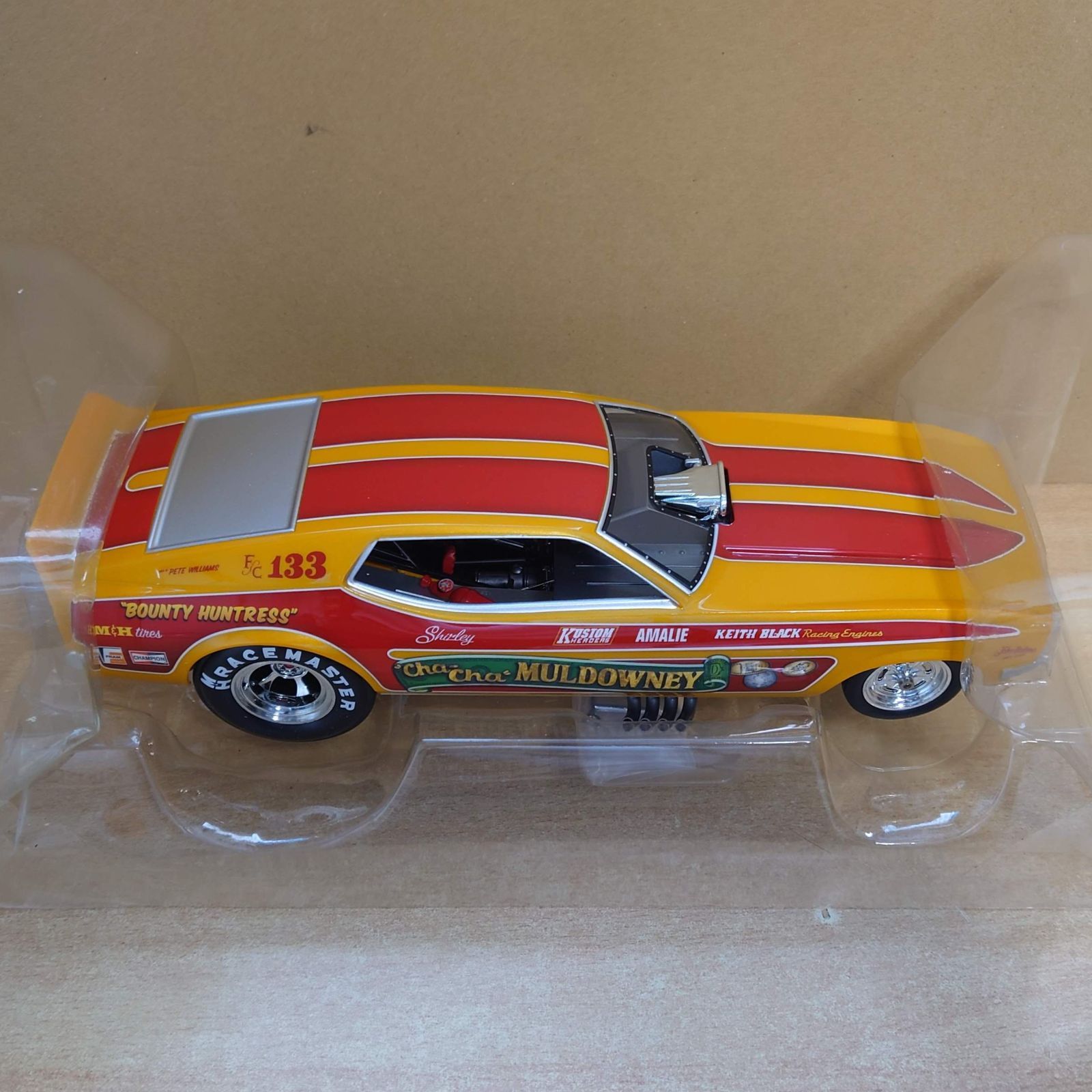 1/18 ロングノーズ マスタング シャーリー マルダウニー ファニーカー