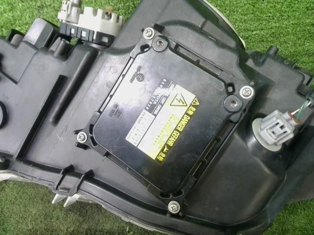 右 ヘッドランプ