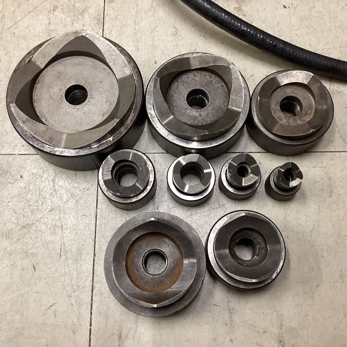 IZUMI SH-10 パンチャー ＋ダイス B92 A75 A39 A31 A25 ＋他ダイス4組