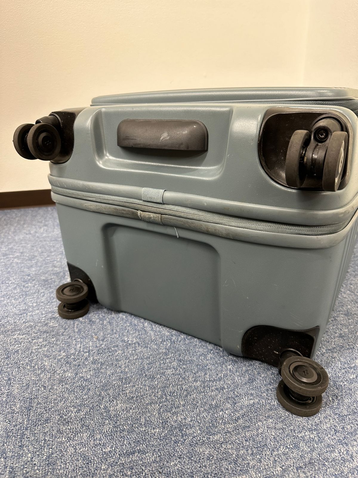 LOJEL スーツケース CUBO FIT ストーンブルー 100L(110L) - メルカリ LOJEL スーツケース CUBO FIT ストーンブルー 100L(110L) - メルカリ