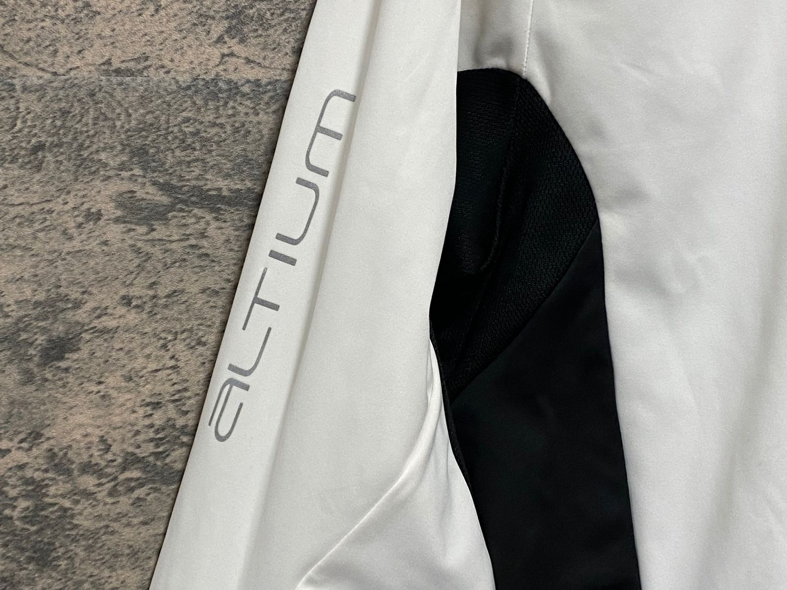 MAVIC サイクルジャケット 黒と白 Jacket - MAVIC公式オンラインショップ