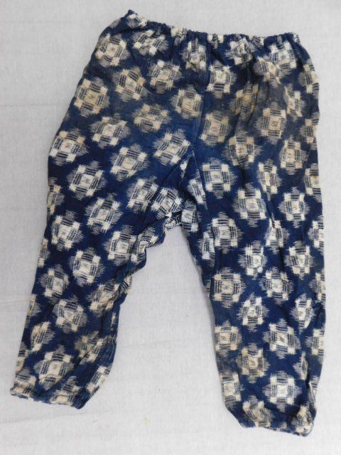 〔楽布〕P28332 昔の 木綿絣 子供 もんぺ 古布古裂 ｋ
