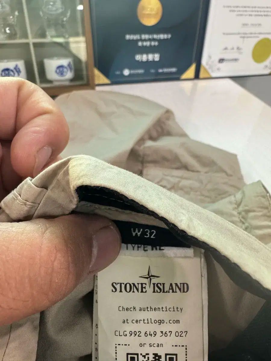  빤짝 STONE ISLAND カーゴ ハーフパンツ 32 16万円 ショートパンツ ハーフパンツ パンツ