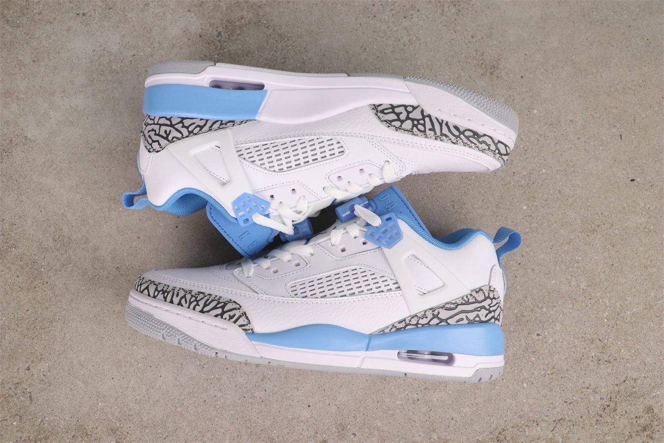 Nike エア スパイク シューズ ホワイト/ブルー 海外6月発売予定】 ナイキ ジョーダン スパイジーク ロー