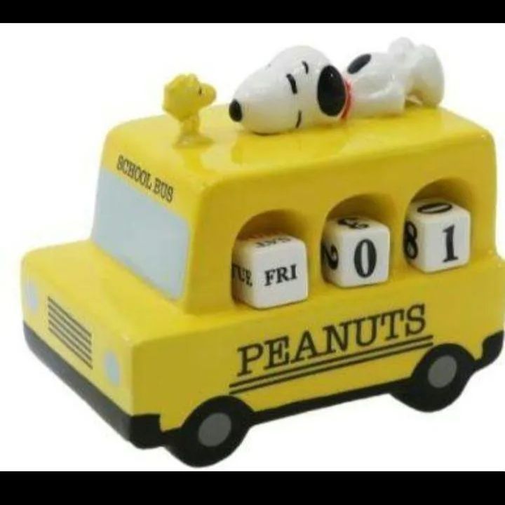 RｉN　スヌーピー 55周年　ＰＥＡＮＵＴＳ　SL 万年　カレンダー Peanuts® Charlie Brown and Snoopy TV Set Perpetual Calendar