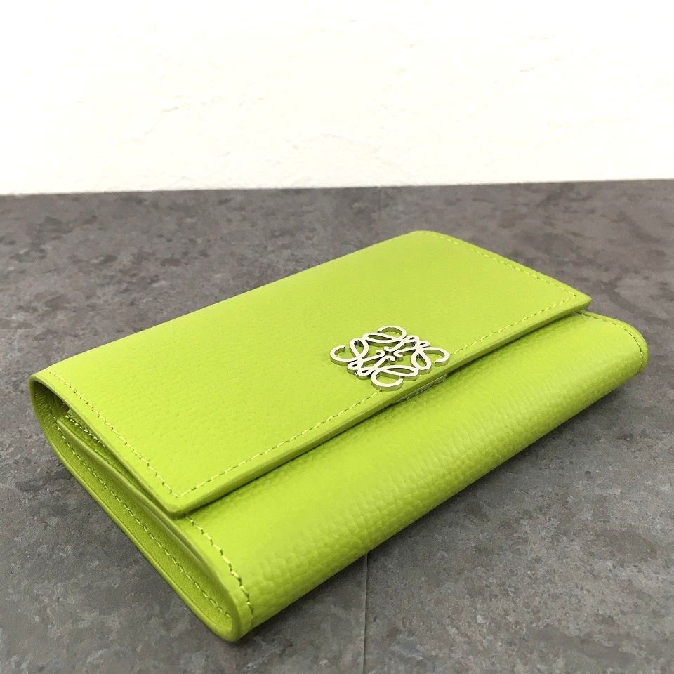 送料込み！ 極美品 LOEWE コンパクトウォレット グリーン 620 - メルカリ 