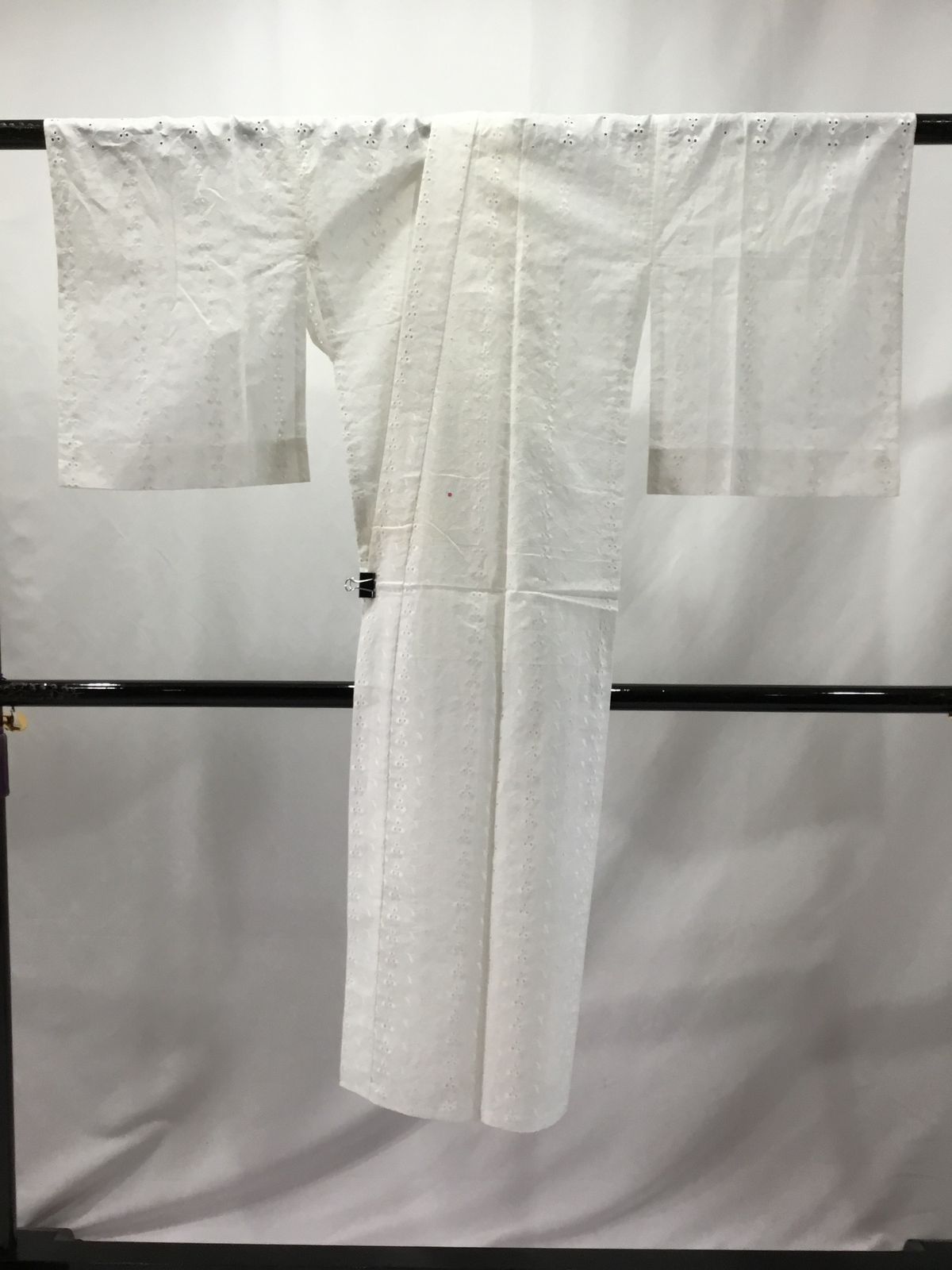 喪服セット/黒紋付＋長襦袢/美品/正絹＋麻/五つ紋/「五三ノ桐」/衿下ネームなし/バチ衿/絽/半衿付/仕立上がり/適応身長152～157㎝/8812 喪服セット/黒紋付＋長襦袢/美品/正絹＋麻/五つ紋/「五三ノ桐」/衿下