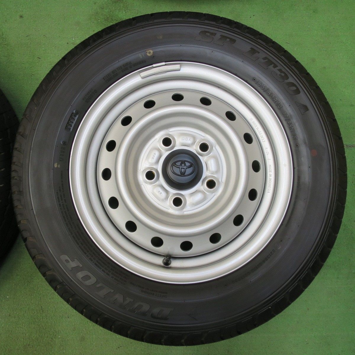 TAKEさま専用　タウンエース新車外しダンロップ　165/80r14　送料込み！ 2023年製 新車外し】トヨタ タウンエース バン 純正 14in 5J +50