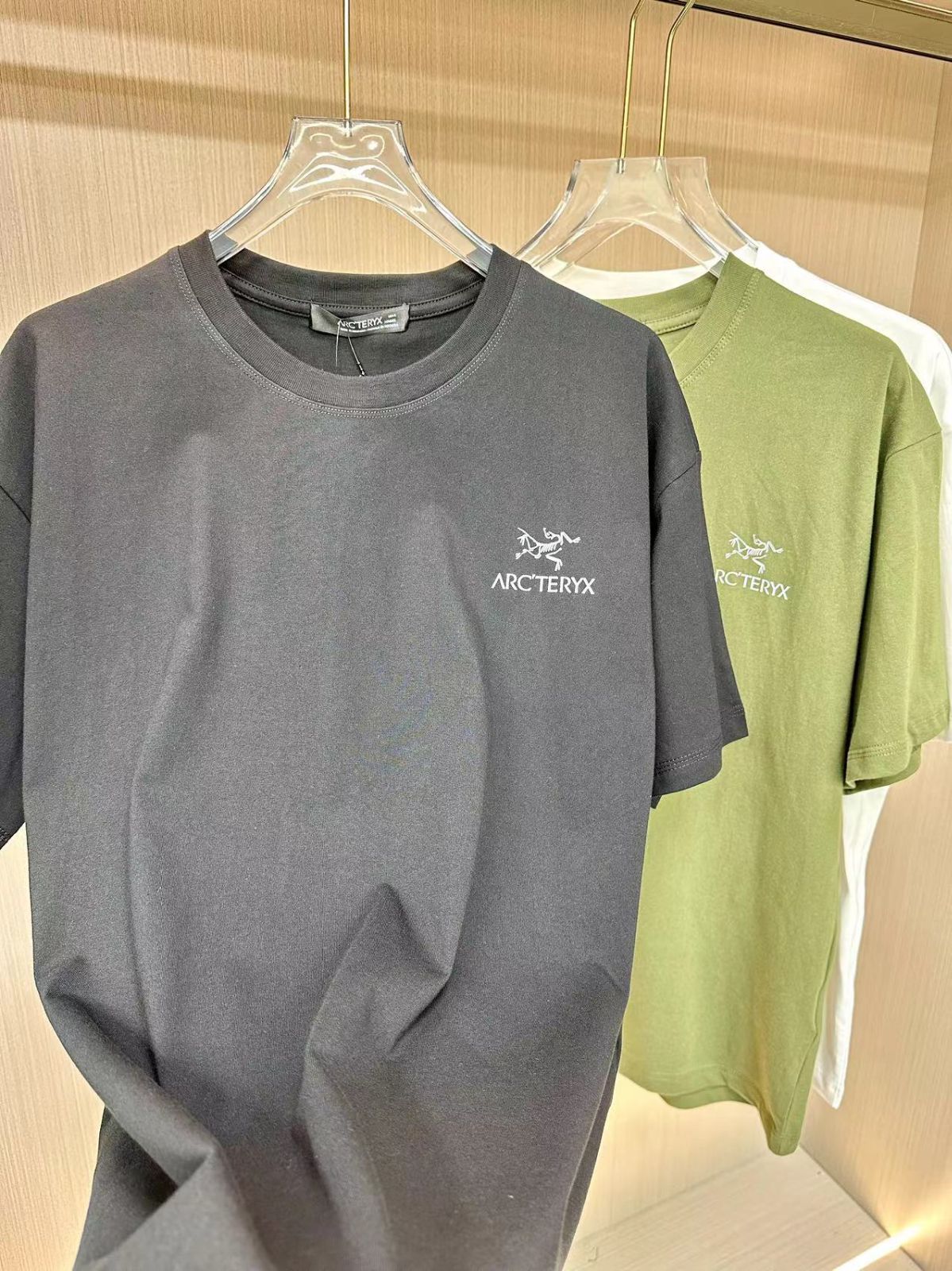 新品 ARC'TERYX アークテリク Tシャツ 半袖 反射ロゴ