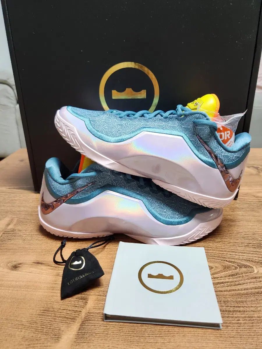 280 NIKE レブロン 23 マイアミ TWICE 国内10月9日発売予定】ナイキ