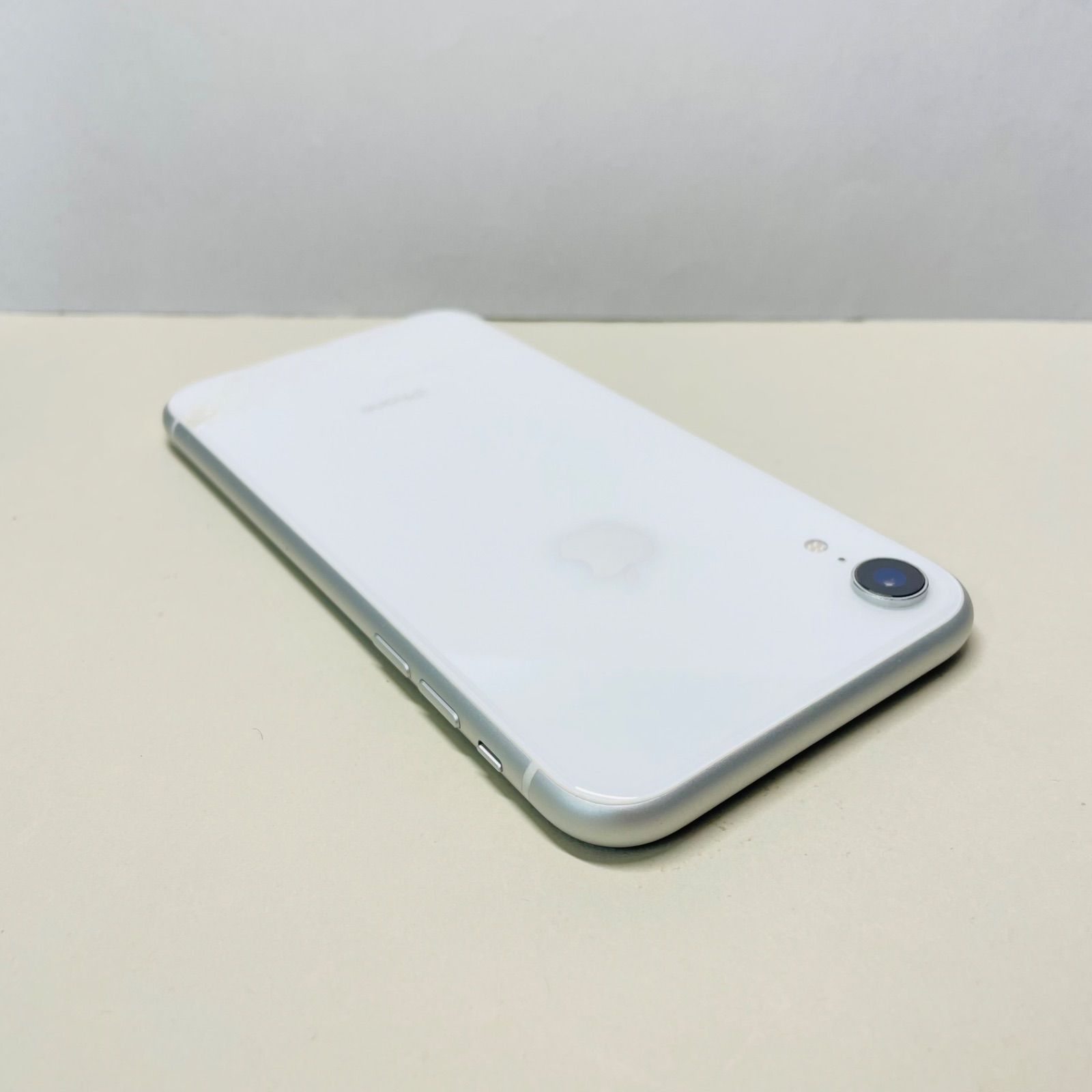 Iphone XR 64GB SIMフリー バッテリー100% 4834 背面割れ - メルカリ