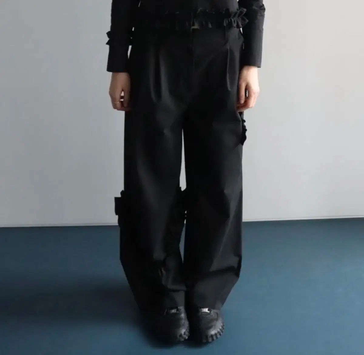 バハユーン フリルパンツ