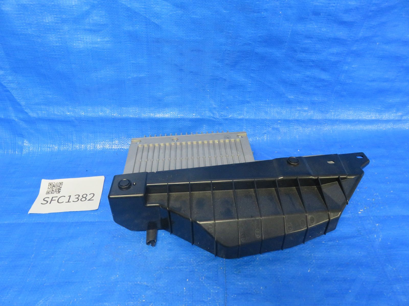 トヨタ GRS203 クラウン純正オーディオアンプ 86280-30560 トヨタ GRS203 クラウン純正オーディオアンプ 86280-30560