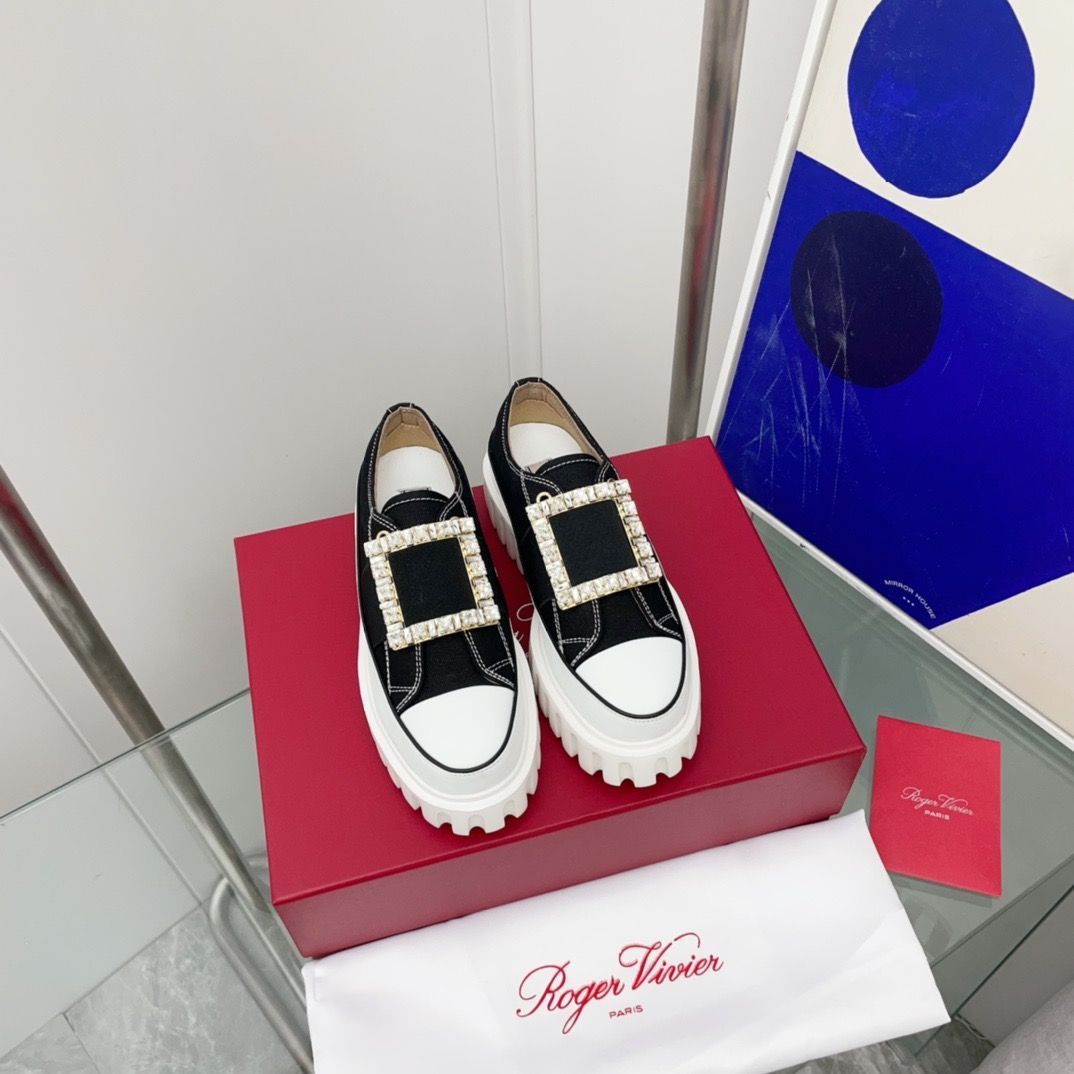 ROGER VIVIER スリッポンスニーカー 箱付