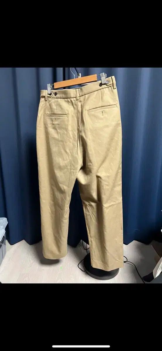 NOIRER ノイア タック ワイド パンツ ベージュ 50