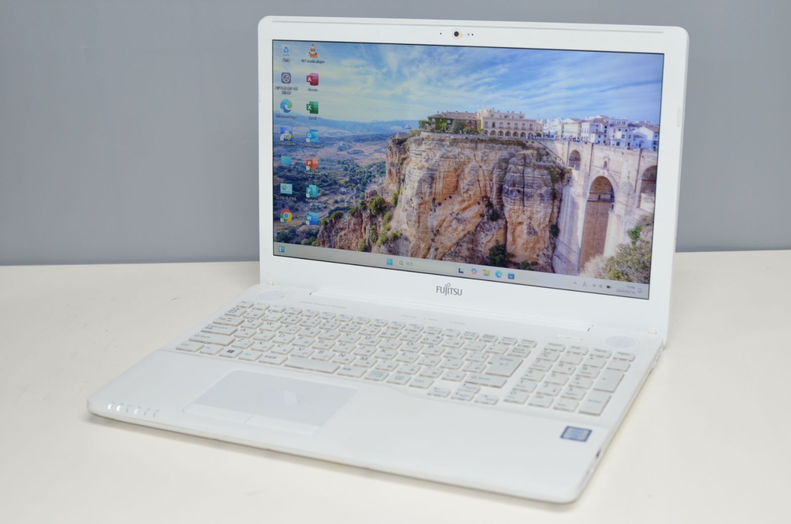 中古ノートパソコン 富士通 AH50/A3 Windows11+office 新品爆速SSD512GB Core i7-6700HQ/メモリ8GB/15.6インチ/DVDマルチ/WEBカメラ/無線 中古ノートパソコン 富士通 AH50/A3 Windows11+office 新品爆速