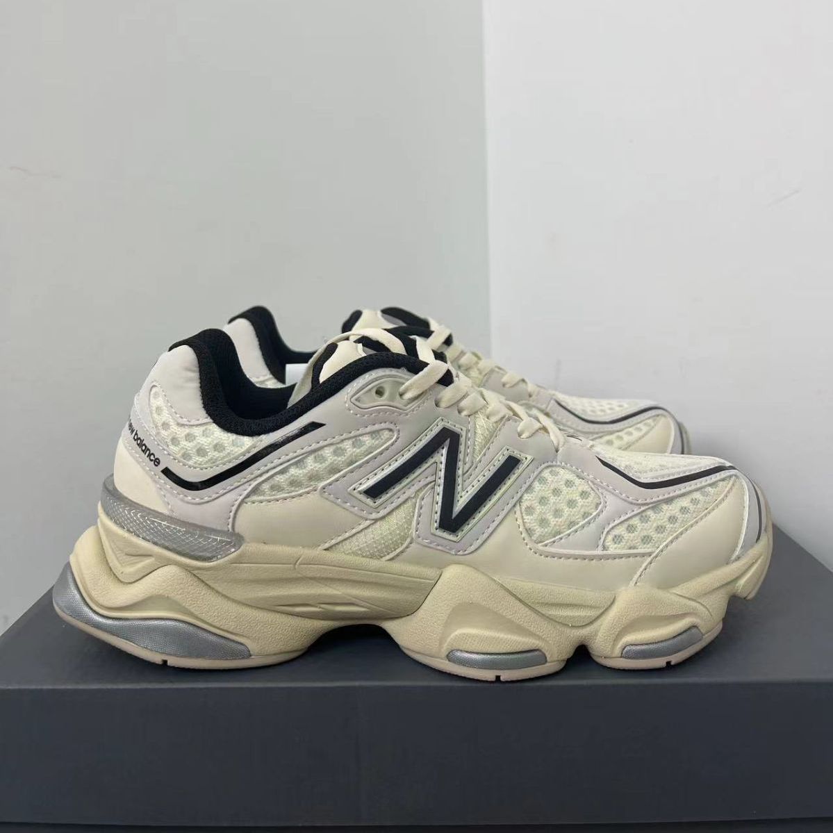 新品未使用 ニューバランス New Balance NB 9060 スニーカー