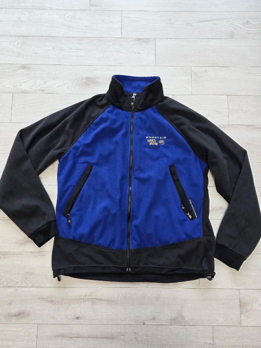 マウンテンハードウェア ブルー|ブラック フリース ジャケット