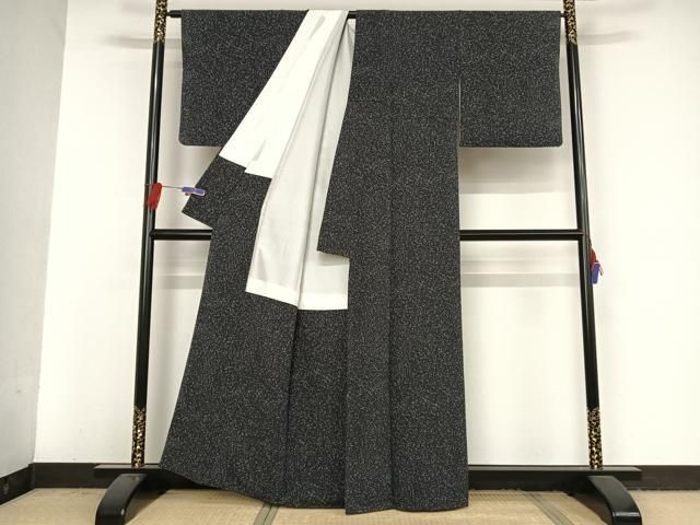 平和屋着物●上質な小紋　たたき染め　黒地　正絹　逸品　AAAV9112np 平和屋着物○上質な小紋 たたき染め 黒地 正絹 逸品 AAAV9112np - メルカリ