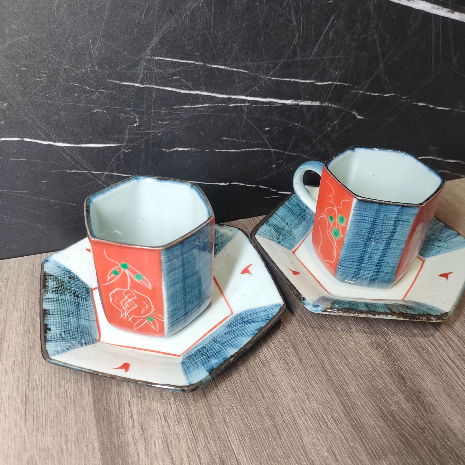 美品】九谷焼 九谷 草庵 六角形 カップ&ソーサー 2客セット 葡萄