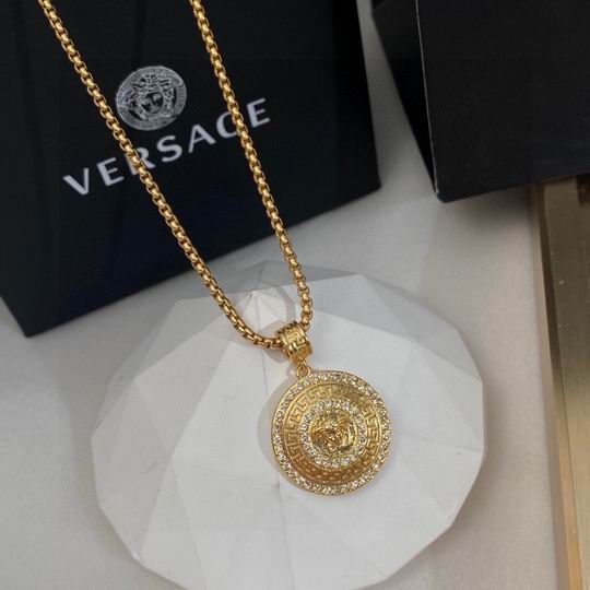 超人気！ヴェルサーチェ/VERSACE メドゥーサ ネックレス 金色ネックレス 新品未使用 - メルカリ